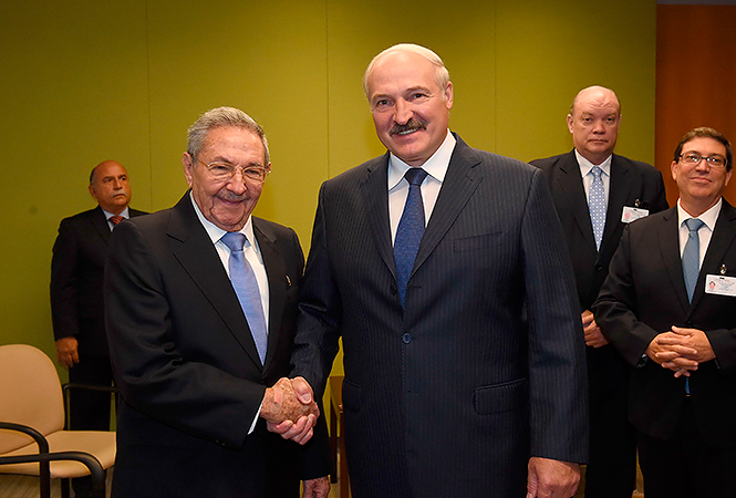 Alexander Lukashenka and Raul Castro Ruz