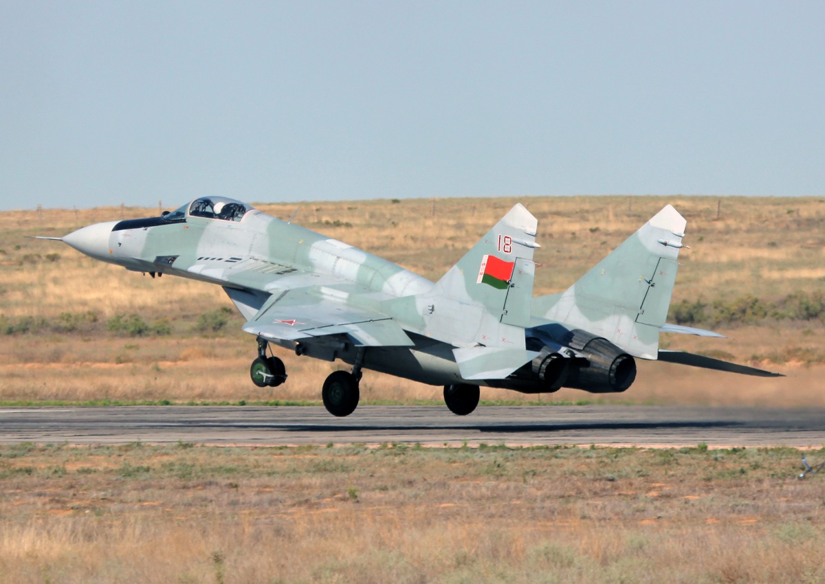 Does Belarus really need Russian Su-30SM fighters?
